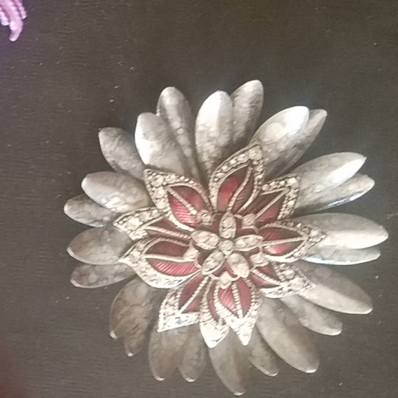 Brooch - Picture 2 of 2